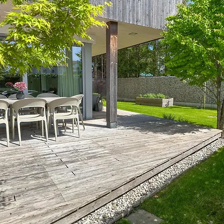 Apartment Two - Premium Seekirchen, Lichtdurchflutetes 3-zimmer-apartment Mit Terrasse Und Grüner Oase