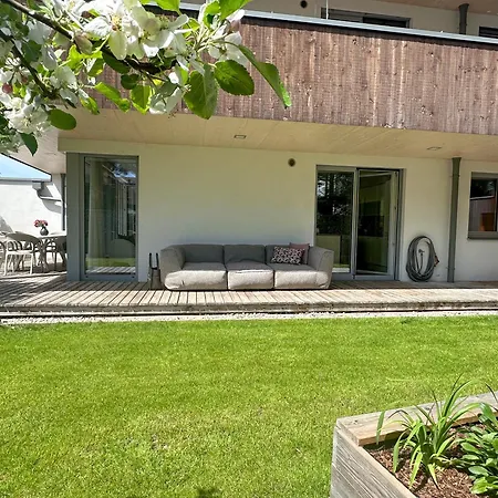 Two - Premium Seekirchen, Lichtdurchflutetes 3-zimmer-apartment Mit Terrasse Und Grüner Oase