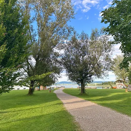 Apartment Two - Premium Seekirchen, Lichtdurchflutetes 3-zimmer-apartment Mit Terrasse Und Grüner Oase Seekirchen am Wallersee