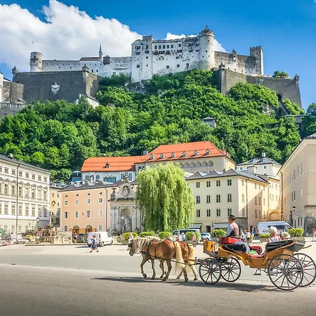 Two - Premium Seekirchen, Lichtdurchflutetes 3-zimmer-apartment Mit Terrasse Und Grüner Oase *